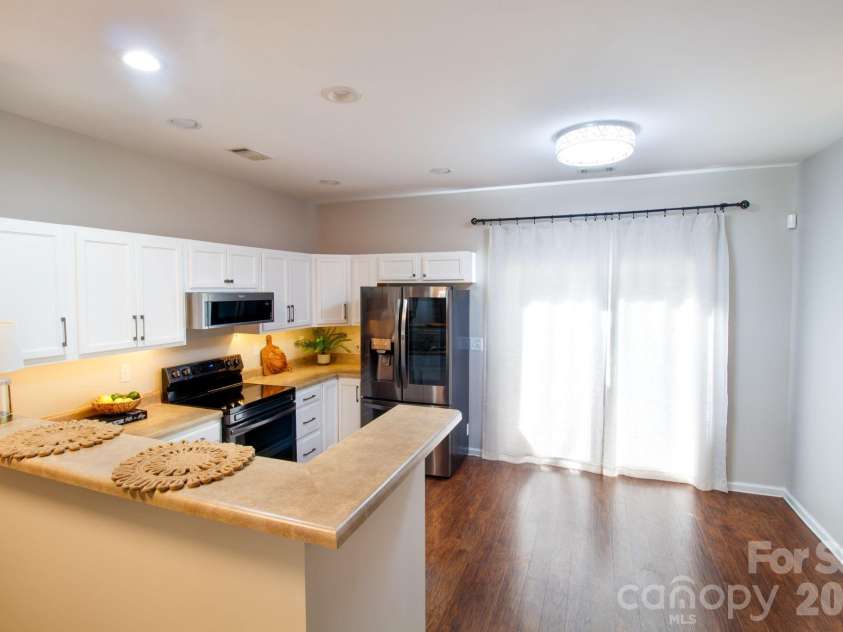 407 Delta Drive, Fort Mill, SC 29715.  MLS# CAR4365600, YatesRealty ID 23339. 