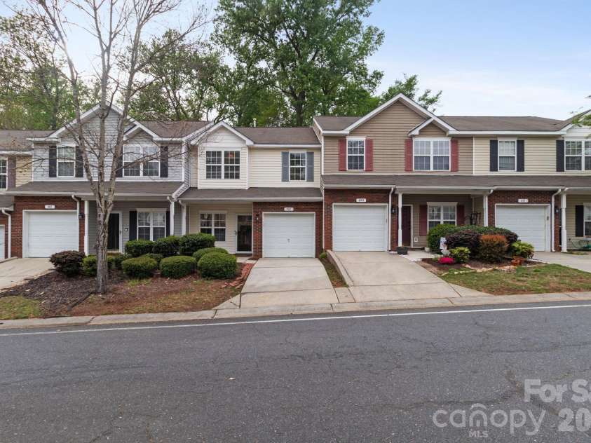 407 Delta Drive, Fort Mill, SC 29715.  MLS# CAR4365600, YatesRealty ID 23339. Front View