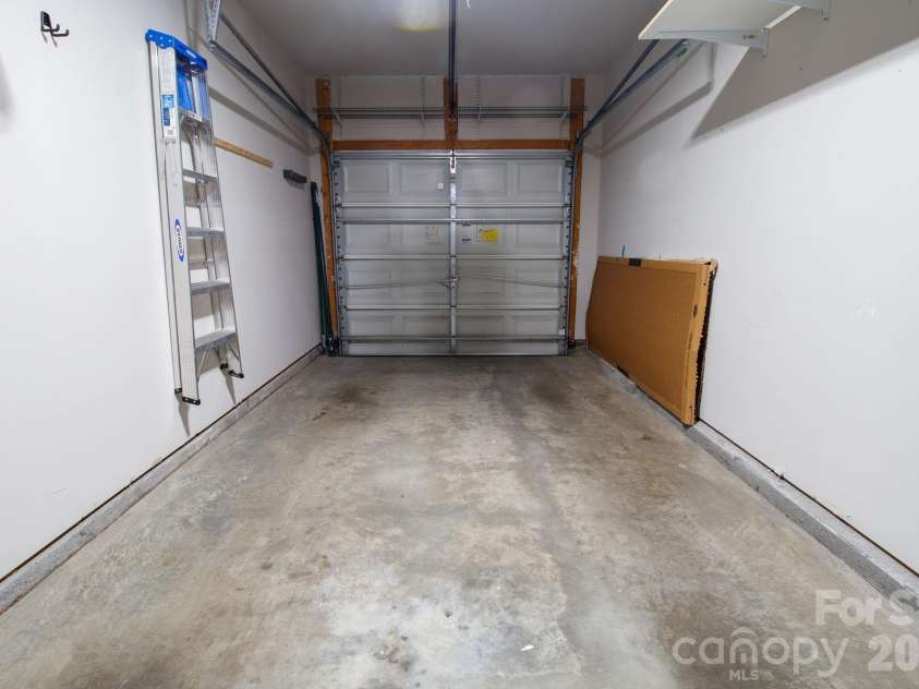 407 Delta Drive, Fort Mill, SC 29715.  MLS# CAR4365600, YatesRealty ID 23339. Garage