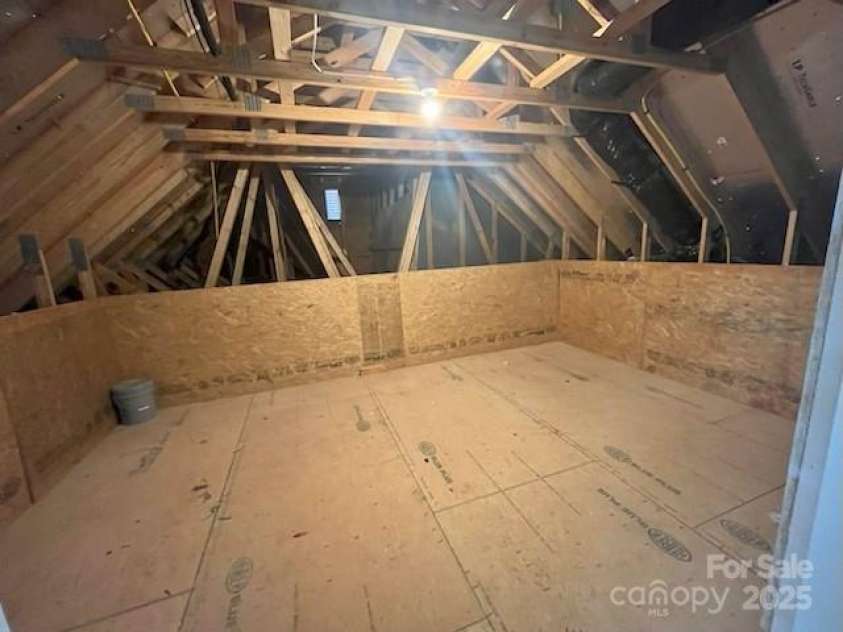 707 Marion Drive, Matthews, NC 28105.  MLS# CAR4276790, YatesRealty ID 23339. 