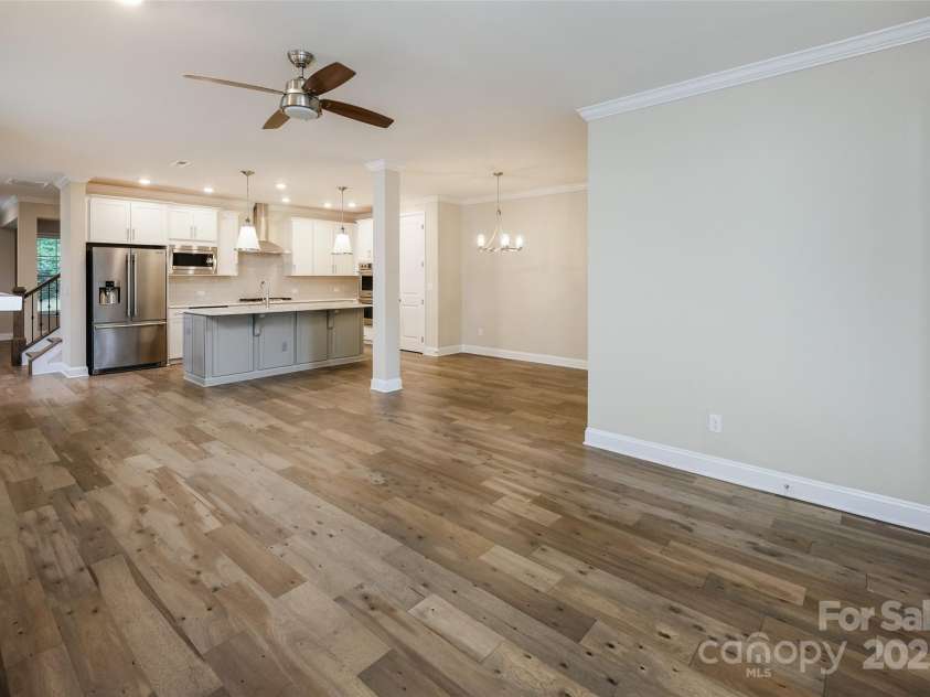 707 Marion Drive, Matthews, NC 28105.  MLS# CAR4276790, YatesRealty ID 23339. 