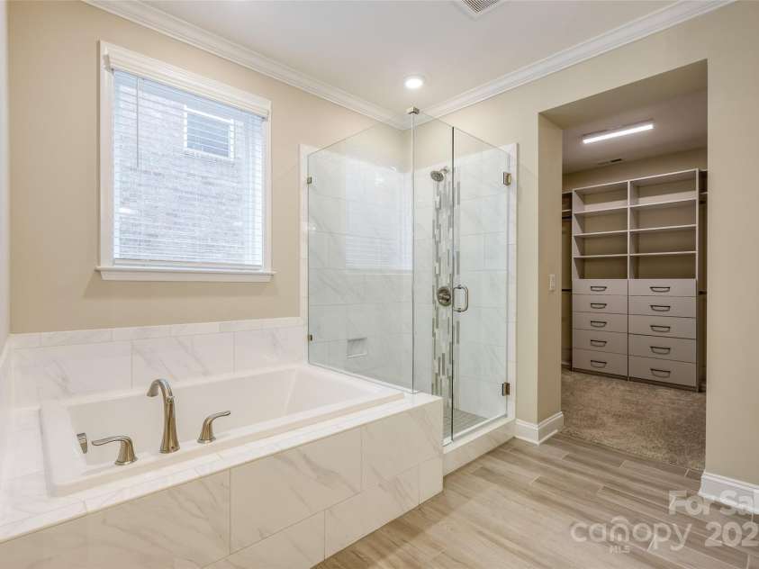 707 Marion Drive, Matthews, NC 28105.  MLS# CAR4276790, YatesRealty ID 23339. 