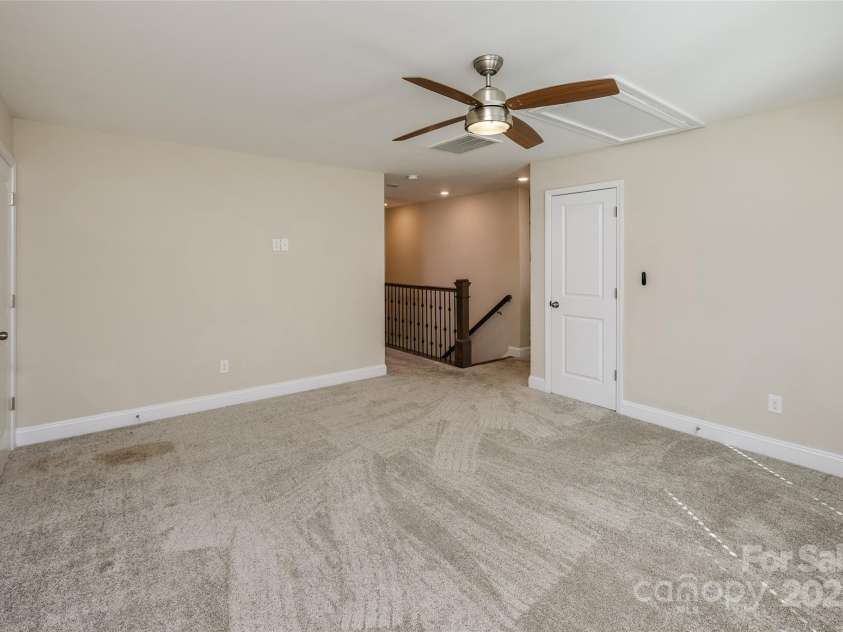 707 Marion Drive, Matthews, NC 28105.  MLS# CAR4276790, YatesRealty ID 23339. 