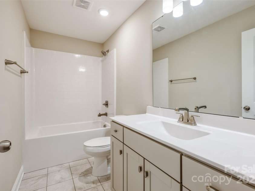707 Marion Drive, Matthews, NC 28105.  MLS# CAR4276790, YatesRealty ID 23339. 