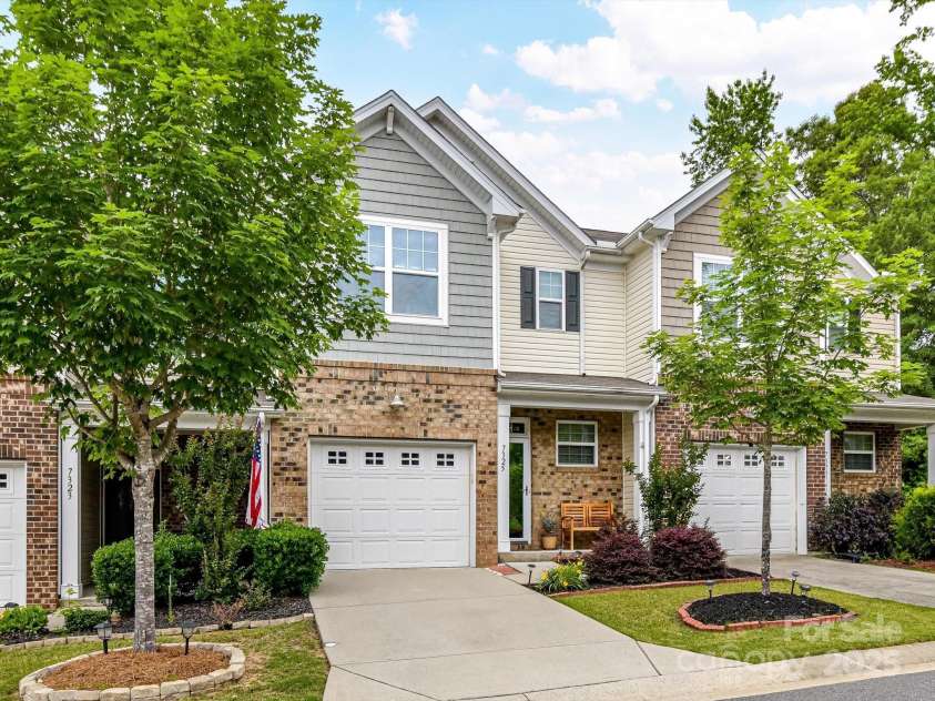 7325 Overmountain Drive, Rock Hill, SC 29732.  MLS# CAR4260121, YatesRealty ID 23340. Great location in Community