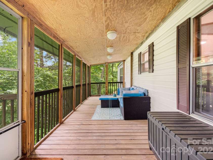 6 Kims Court, Clyde, NC 28721.  MLS# CAR4273004, YatesRealty ID 23341. 