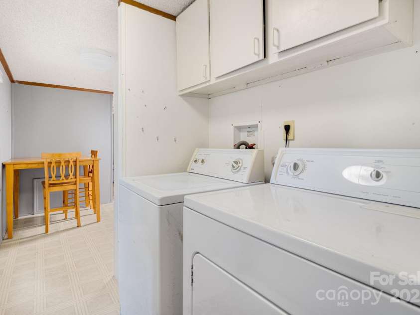 6 Kims Court, Clyde, NC 28721.  MLS# CAR4273004, YatesRealty ID 23341. 