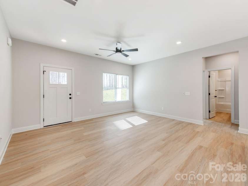 176 Whitetail Road, Statesville, NC 28625.  MLS# CAR4335614, YatesRealty ID 23345. 