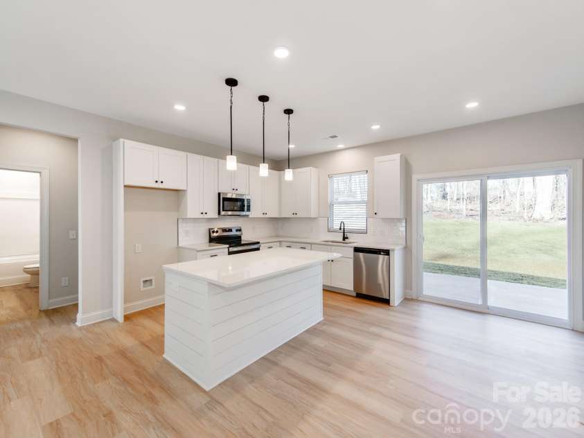 176 Whitetail Road, Statesville, NC 28625.  MLS# CAR4335614, YatesRealty ID 23345. 