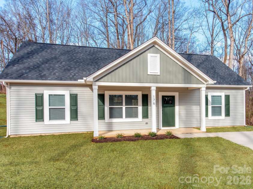 176 Whitetail Road, Statesville, NC 28625.  MLS# CAR4335614, YatesRealty ID 23345. 