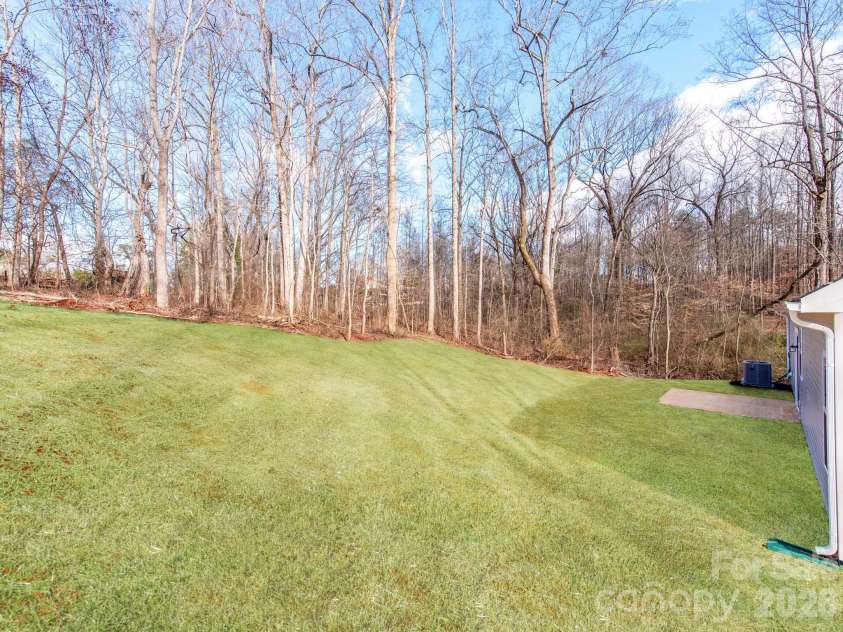176 Whitetail Road, Statesville, NC 28625.  MLS# CAR4335614, YatesRealty ID 23345. 