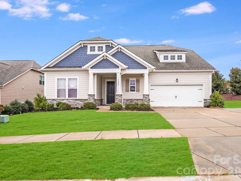 16004 Deer River Road, Charlotte, NC 28278.  MLS# CAR4327327, YatesRealty ID 23346. 
