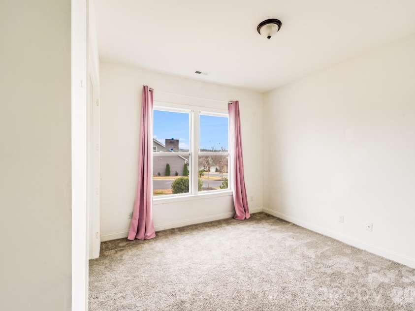 16004 Deer River Road, Charlotte, NC 28278.  MLS# CAR4327327, YatesRealty ID 23346. 