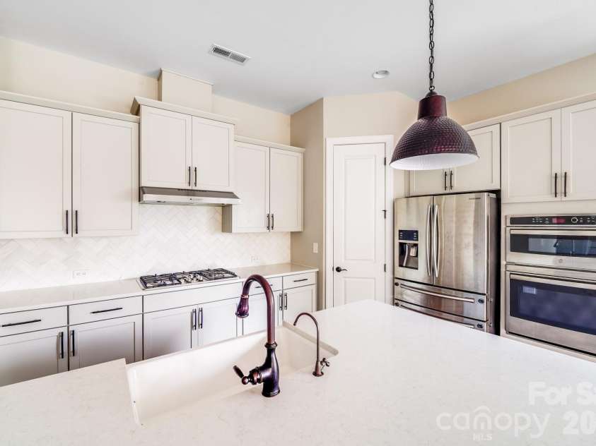 16004 Deer River Road, Charlotte, NC 28278.  MLS# CAR4327327, YatesRealty ID 23346. 