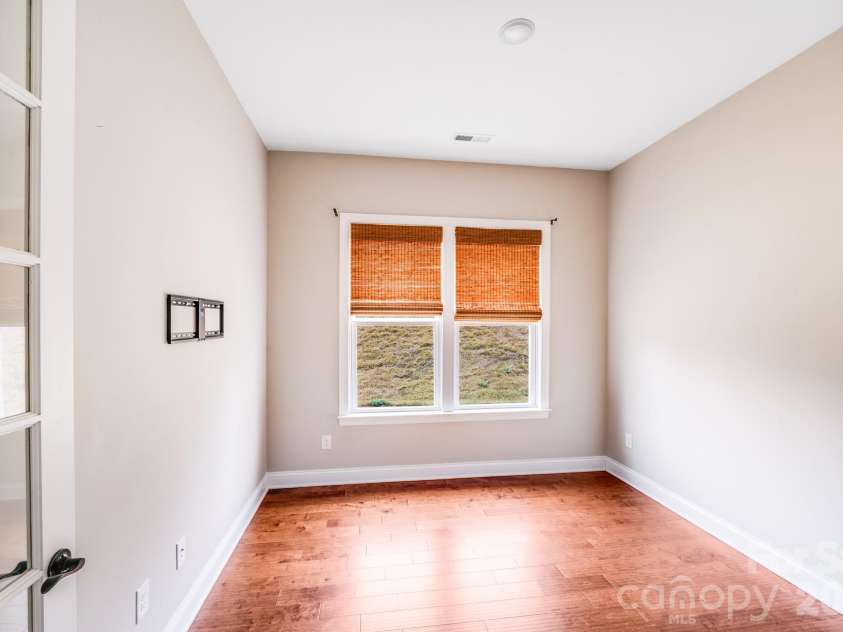 16004 Deer River Road, Charlotte, NC 28278.  MLS# CAR4327327, YatesRealty ID 23346. 