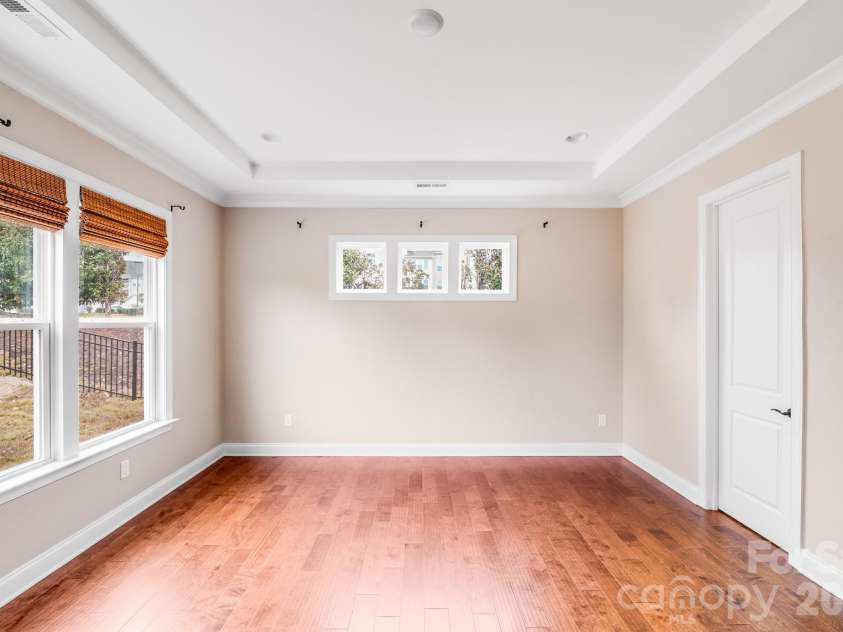 16004 Deer River Road, Charlotte, NC 28278.  MLS# CAR4327327, YatesRealty ID 23346. 