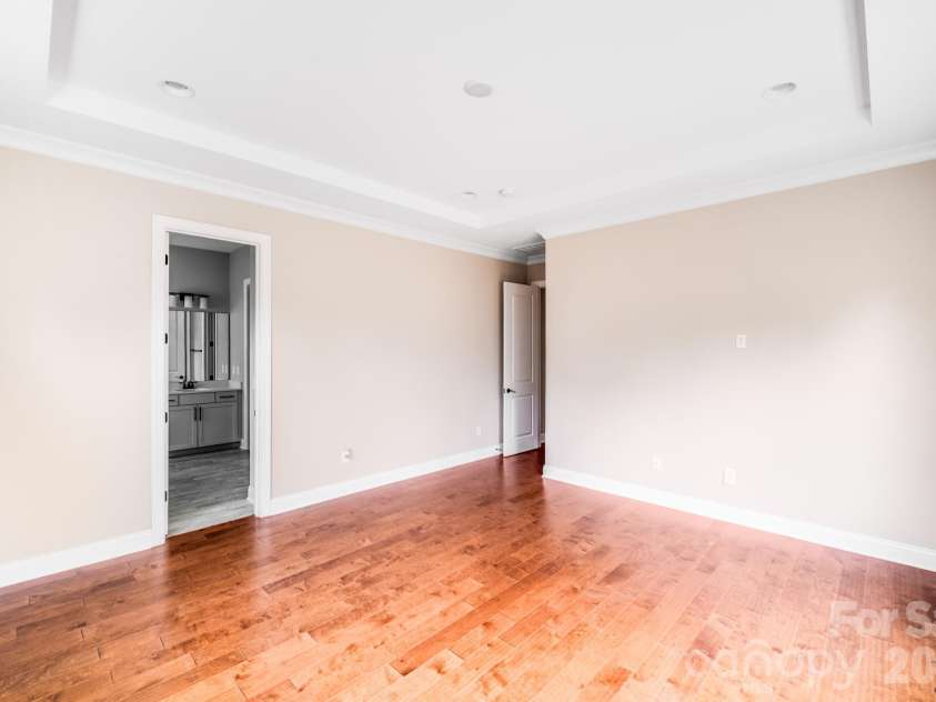 16004 Deer River Road, Charlotte, NC 28278.  MLS# CAR4327327, YatesRealty ID 23346. 
