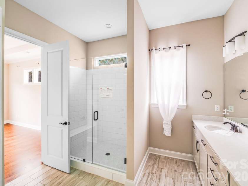 16004 Deer River Road, Charlotte, NC 28278.  MLS# CAR4327327, YatesRealty ID 23346. 