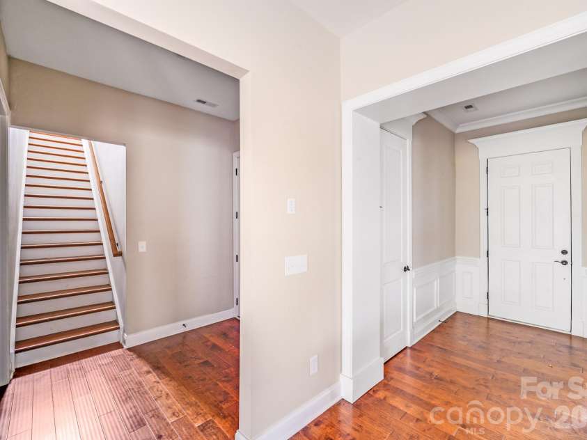 16004 Deer River Road, Charlotte, NC 28278.  MLS# CAR4327327, YatesRealty ID 23346. 