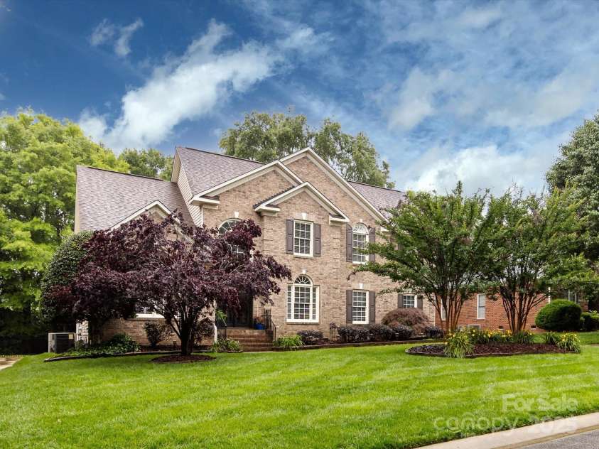 5621 Landale Court, Concord, NC 28027.  MLS# CAR4247242, YatesRealty ID 23347. 