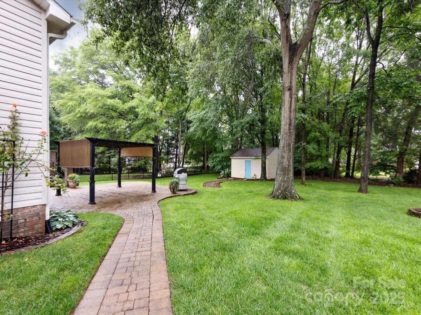 5621 Landale Court, Concord, NC 28027.  MLS# CAR4247242, YatesRealty ID 23347. 