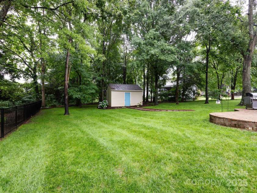 5621 Landale Court, Concord, NC 28027.  MLS# CAR4247242, YatesRealty ID 23347. 