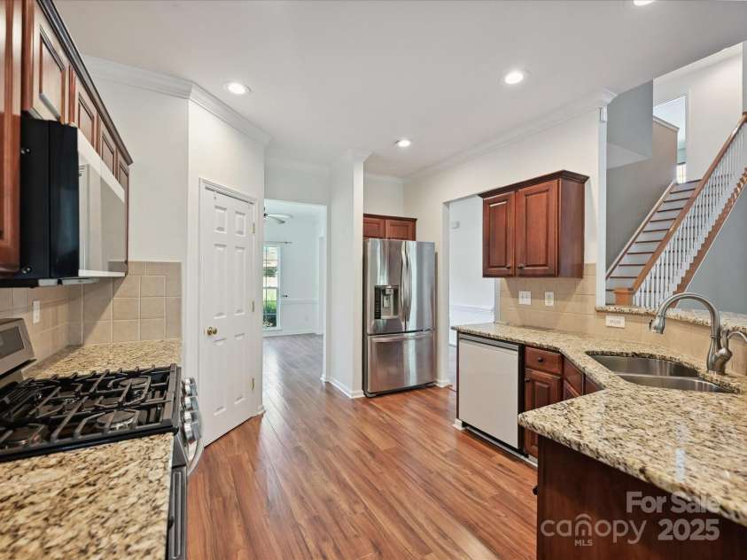 7309 Rock Hampton Court, Harrisburg, NC 28075.  MLS# CAR4272023, YatesRealty ID 23348. Kirchen
