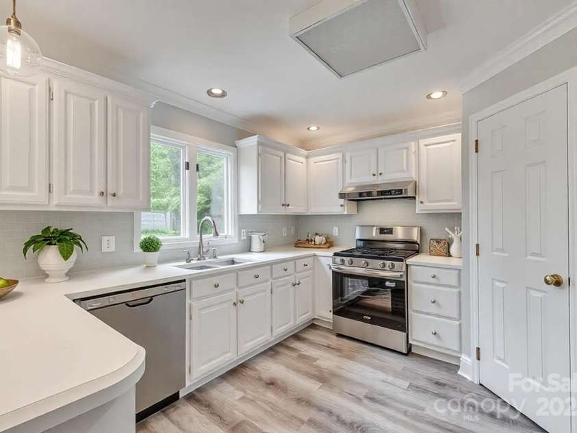 2345 Sparrow Drive, Rock Hill, SC 29732.  MLS# CAR4253356, YatesRealty ID 23349. 