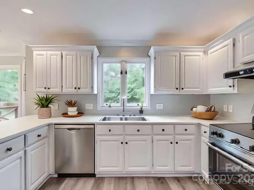 2345 Sparrow Drive, Rock Hill, SC 29732.  MLS# CAR4253356, YatesRealty ID 23349. 