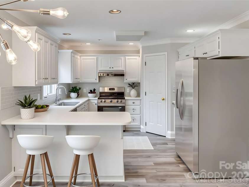 2345 Sparrow Drive, Rock Hill, SC 29732.  MLS# CAR4253356, YatesRealty ID 23349. Kitchen/Dining