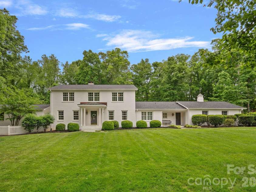 251 Ney Circle, Davidson, NC 28036.  MLS# CAR4377610, YatesRealty ID 23349. 