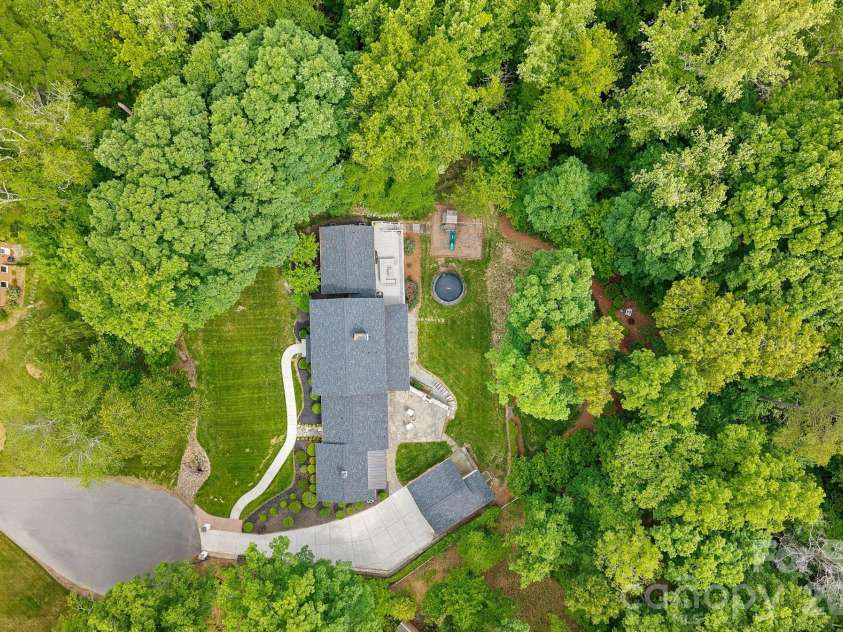251 Ney Circle, Davidson, NC 28036.  MLS# CAR4377610, YatesRealty ID 23349. 