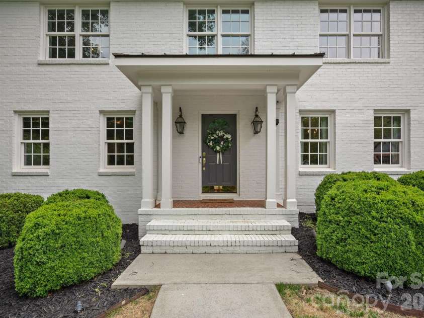 251 Ney Circle, Davidson, NC 28036.  MLS# CAR4377610, YatesRealty ID 23349. 