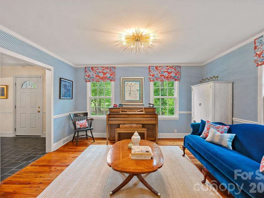 251 Ney Circle, Davidson, NC 28036.  MLS# CAR4377610, YatesRealty ID 23349. 