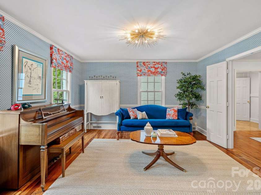 251 Ney Circle, Davidson, NC 28036.  MLS# CAR4377610, YatesRealty ID 23349. 