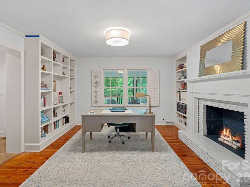 251 Ney Circle, Davidson, NC 28036.  MLS# CAR4377610, YatesRealty ID 23349. 