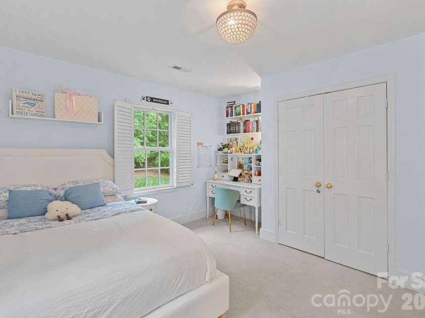 251 Ney Circle, Davidson, NC 28036.  MLS# CAR4377610, YatesRealty ID 23349. 