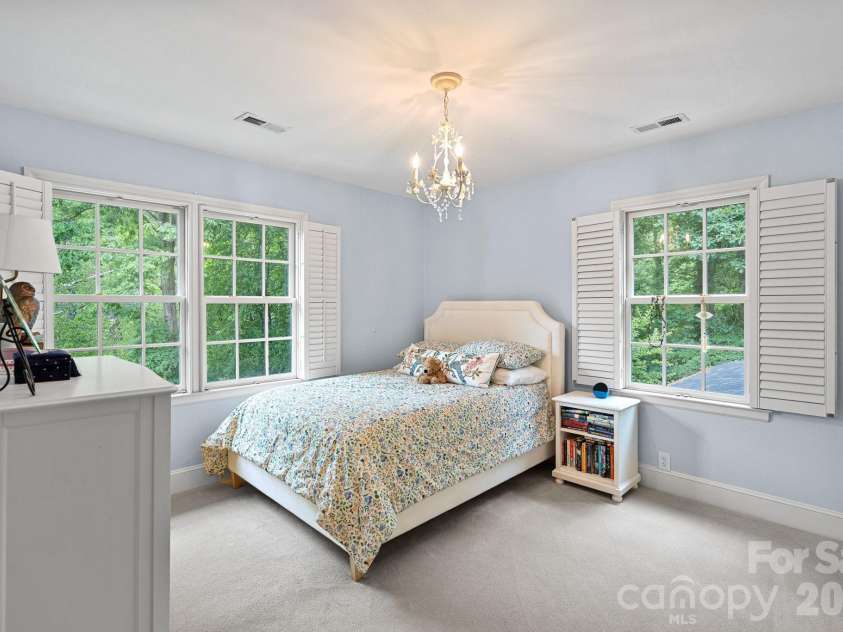 251 Ney Circle, Davidson, NC 28036.  MLS# CAR4377610, YatesRealty ID 23349. 