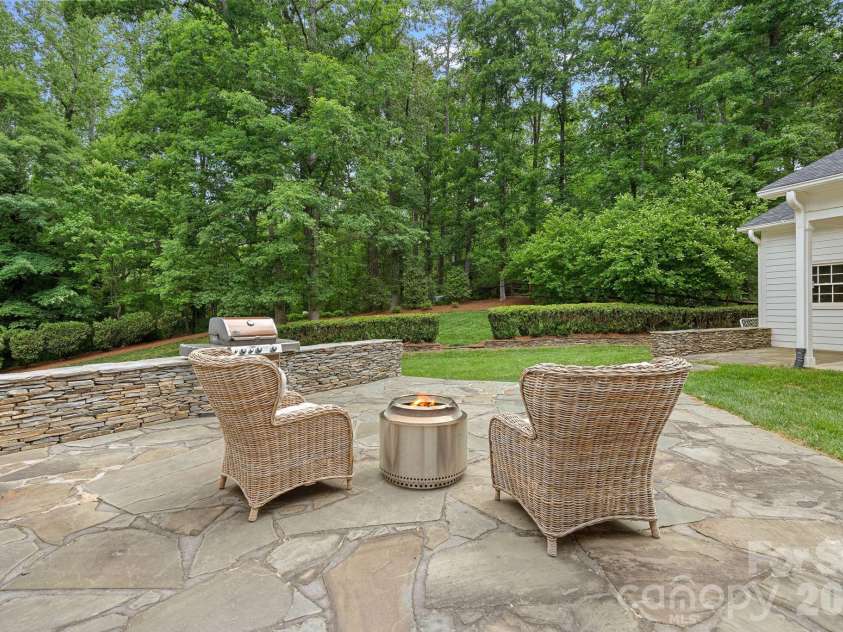 251 Ney Circle, Davidson, NC 28036.  MLS# CAR4377610, YatesRealty ID 23349. 