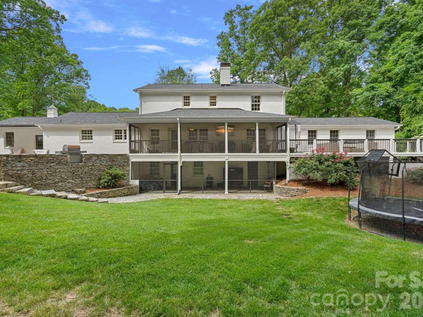 251 Ney Circle, Davidson, NC 28036.  MLS# CAR4377610, YatesRealty ID 23349. 