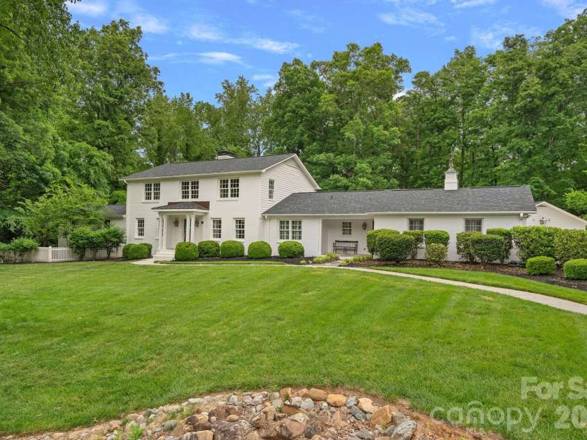 251 Ney Circle, Davidson, NC 28036.  MLS# CAR4377610, YatesRealty ID 23349. 