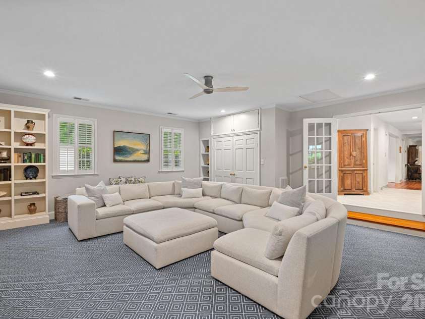 251 Ney Circle, Davidson, NC 28036.  MLS# CAR4377610, YatesRealty ID 23349. First floor family room