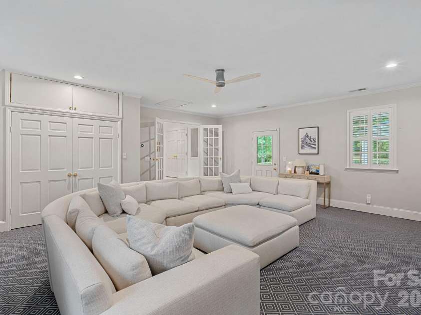 251 Ney Circle, Davidson, NC 28036.  MLS# CAR4377610, YatesRealty ID 23349. First floor family room