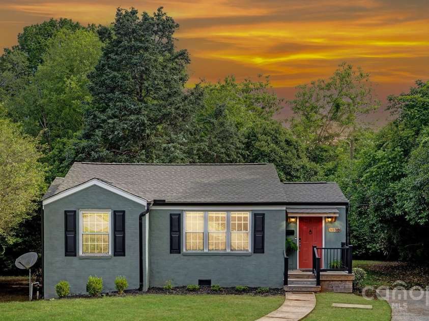 1100 Mona Drive, Charlotte, NC 28206.  MLS# CAR4253812, YatesRealty ID 23350. 