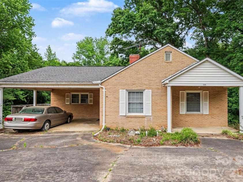 5401 Flat Creek Road, Heath Springs, SC 29058.  MLS# CAR4377998, YatesRealty ID 23350. 