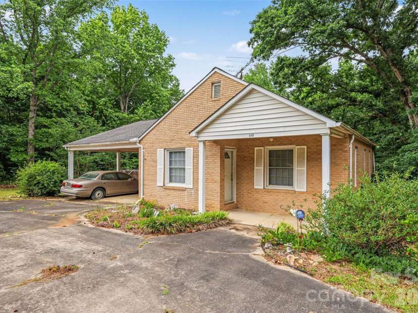 5401 Flat Creek Road, Heath Springs, SC 29058.  MLS# CAR4377998, YatesRealty ID 23350. 