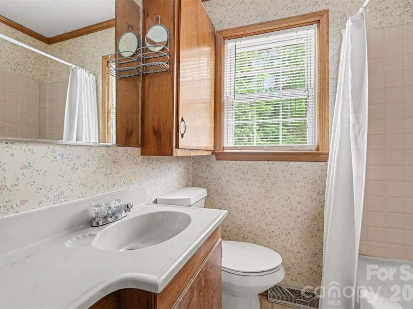 5401 Flat Creek Road, Heath Springs, SC 29058.  MLS# CAR4377998, YatesRealty ID 23350. 