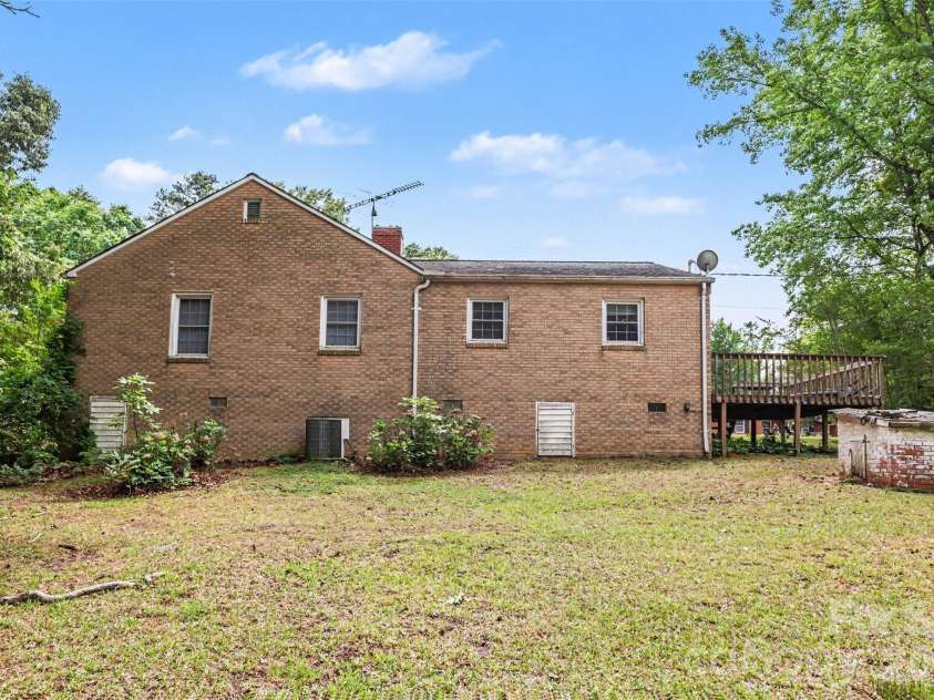 5401 Flat Creek Road, Heath Springs, SC 29058.  MLS# CAR4377998, YatesRealty ID 23350. 