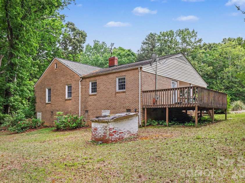 5401 Flat Creek Road, Heath Springs, SC 29058.  MLS# CAR4377998, YatesRealty ID 23350. 