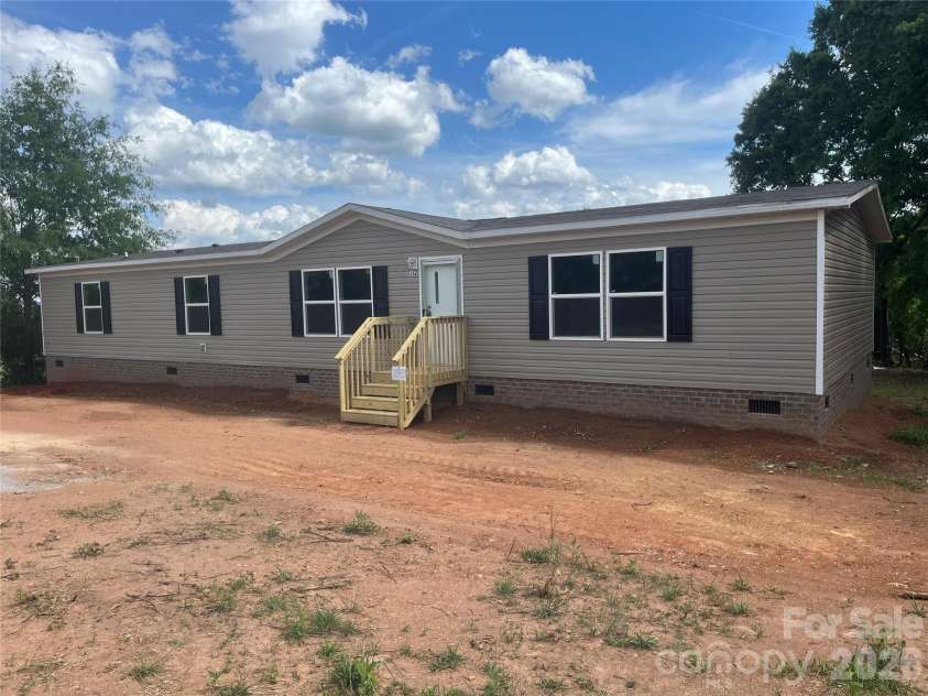 152 Omni Road, Gaffney, SC 29341.  MLS# CAR4376823, YatesRealty ID 23351. 